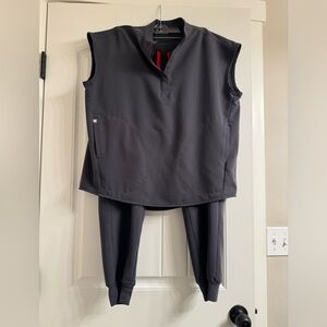 Figs Charcoal Scrub Set